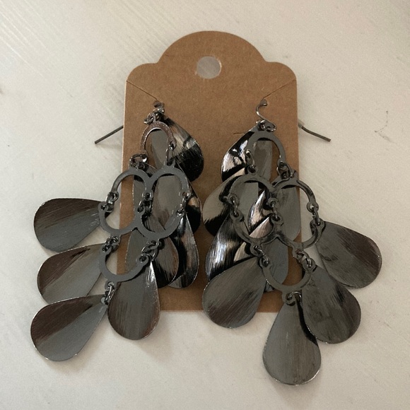 Dangle pierced earrings - Picture 3 of 4